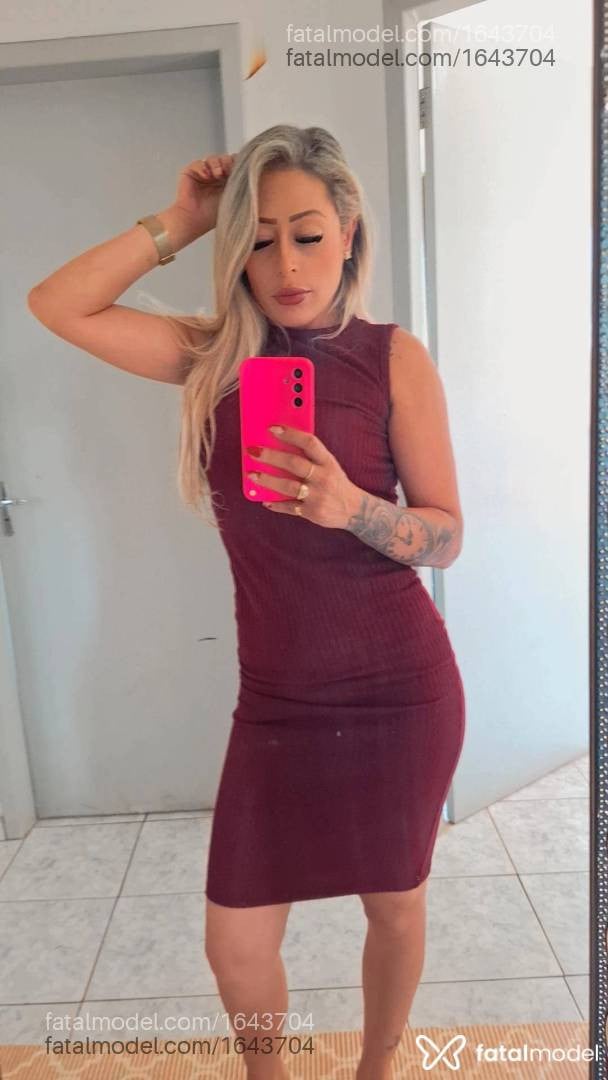 Acompanhante mulher loira (o) de olhos castanhos - Luna Boaventura