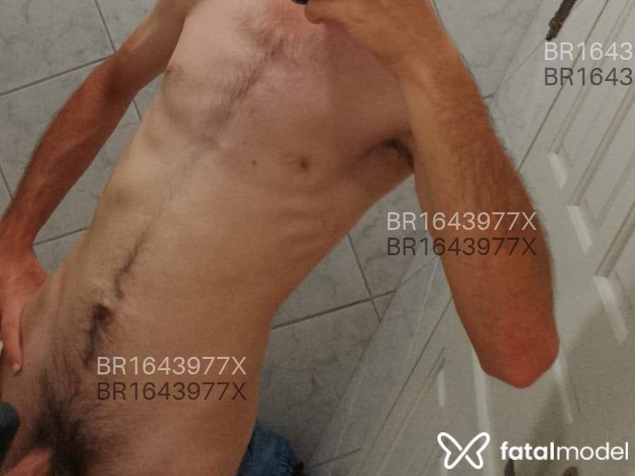 Acompanhante homem com cabelo castanho de olhos castanhos - Vitor Acompanhante homem com cabelo castanho de olhos castanhos - Vitor