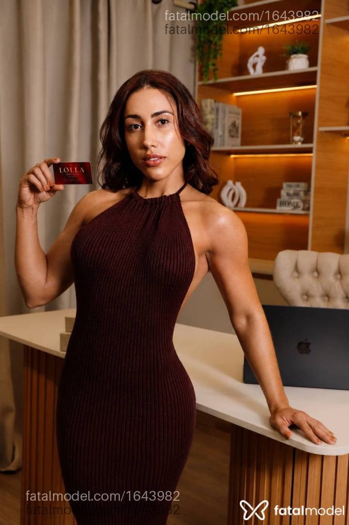 Acompanhante mulher morena (o) de olhos castanhos - Lolla Monaliza