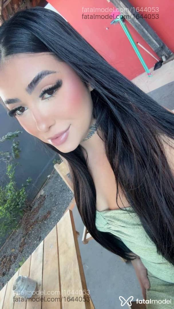 Acompanhante mulher morena (o) de olhos mel - Helena