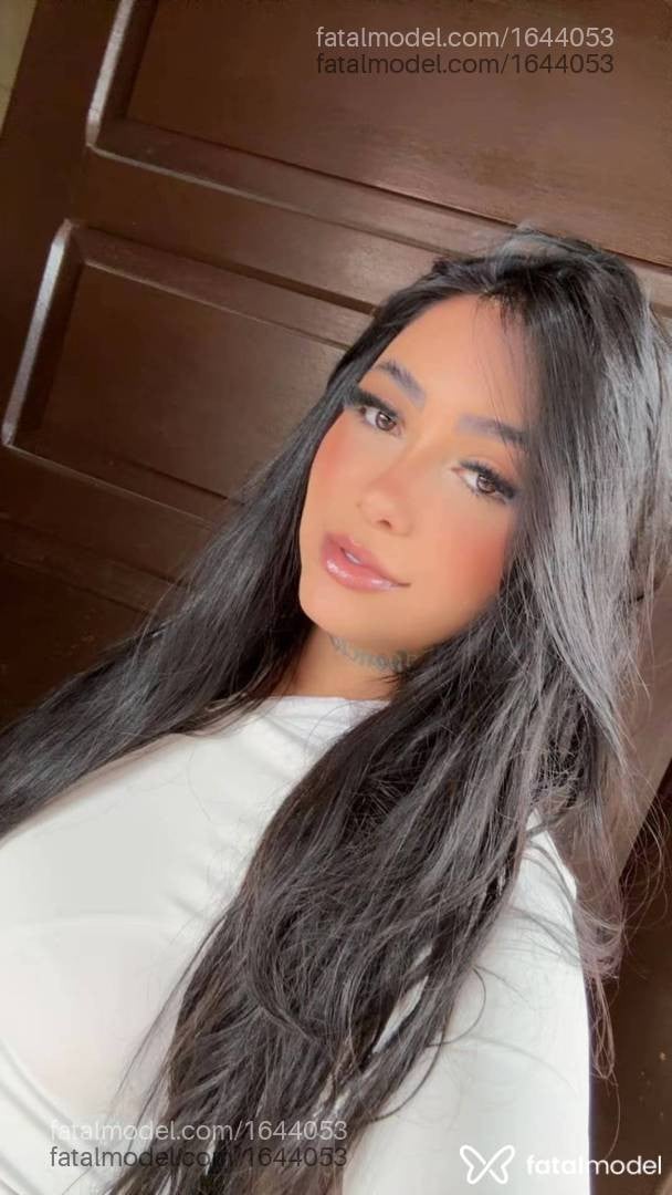Acompanhante mulher morena (o) de olhos mel - Helena
