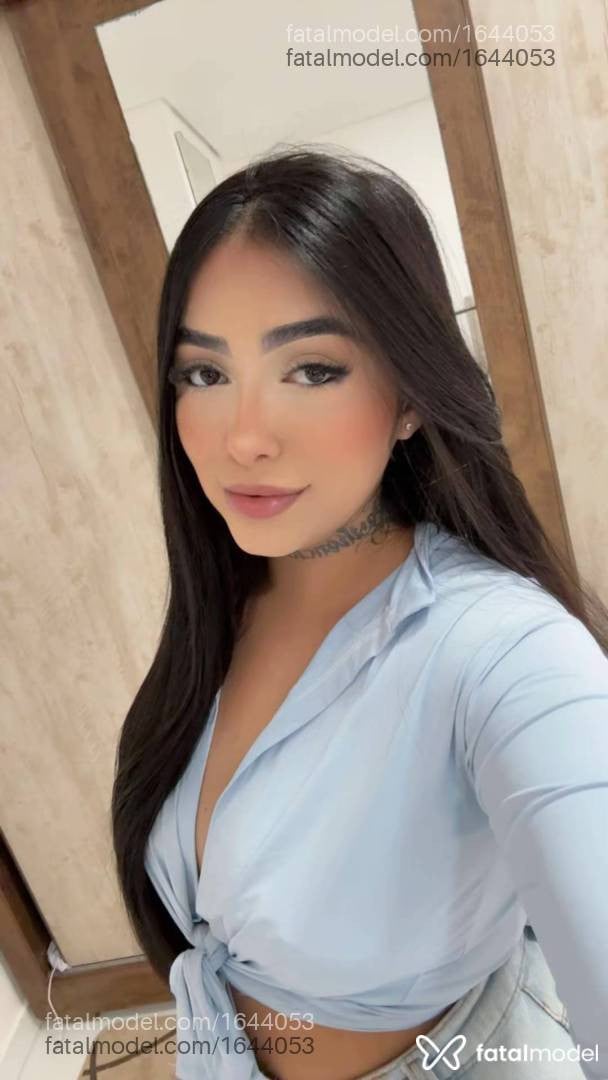 Acompanhante mulher morena (o) de olhos mel - Helena