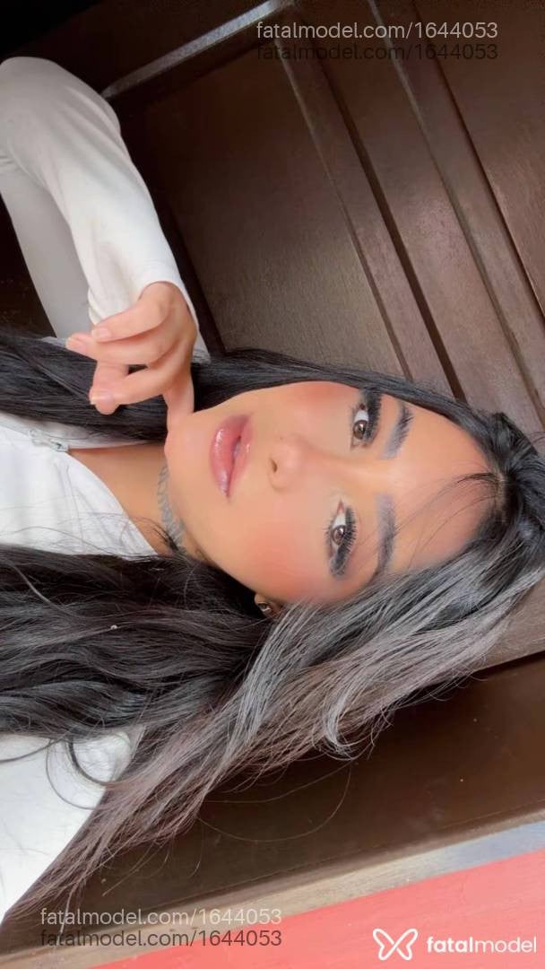 Acompanhante mulher morena (o) de olhos mel - Helena