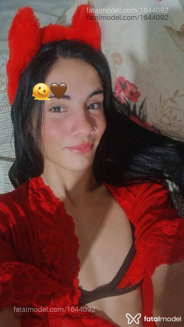 Acompanhante travesti ruiva (o) de olhos castanhos - Emanuelly lorena