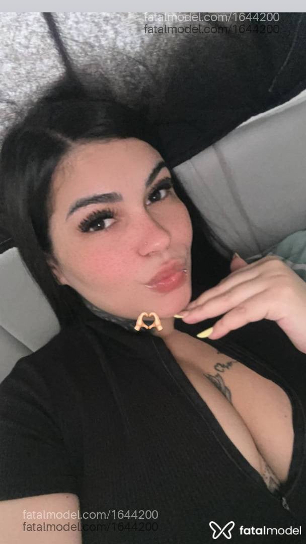 Acompanhante mulher com cabelo castanho de olhos castanhos - Manu