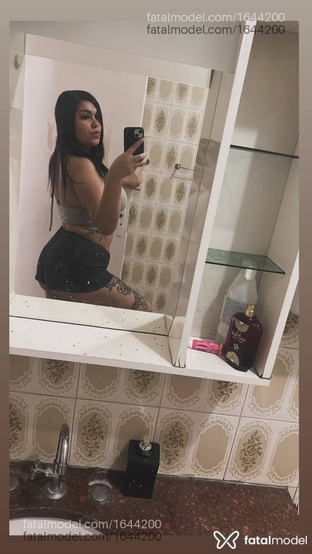 Acompanhante mulher com cabelo castanho de olhos castanhos - Manu