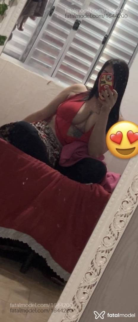 Acompanhante mulher com cabelo castanho de olhos castanhos - Manu