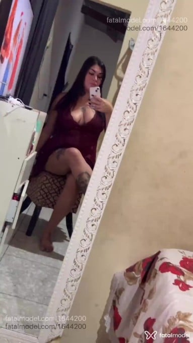 Acompanhante mulher com cabelo castanho de olhos castanhos - Manu Acompanhante mulher com cabelo castanho de olhos castanhos - Manu