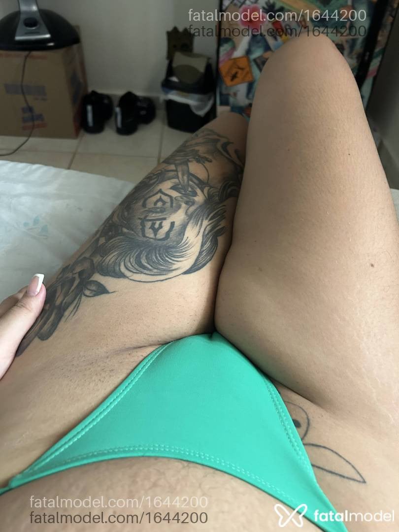 Acompanhante mulher com cabelo castanho de olhos castanhos - Manu