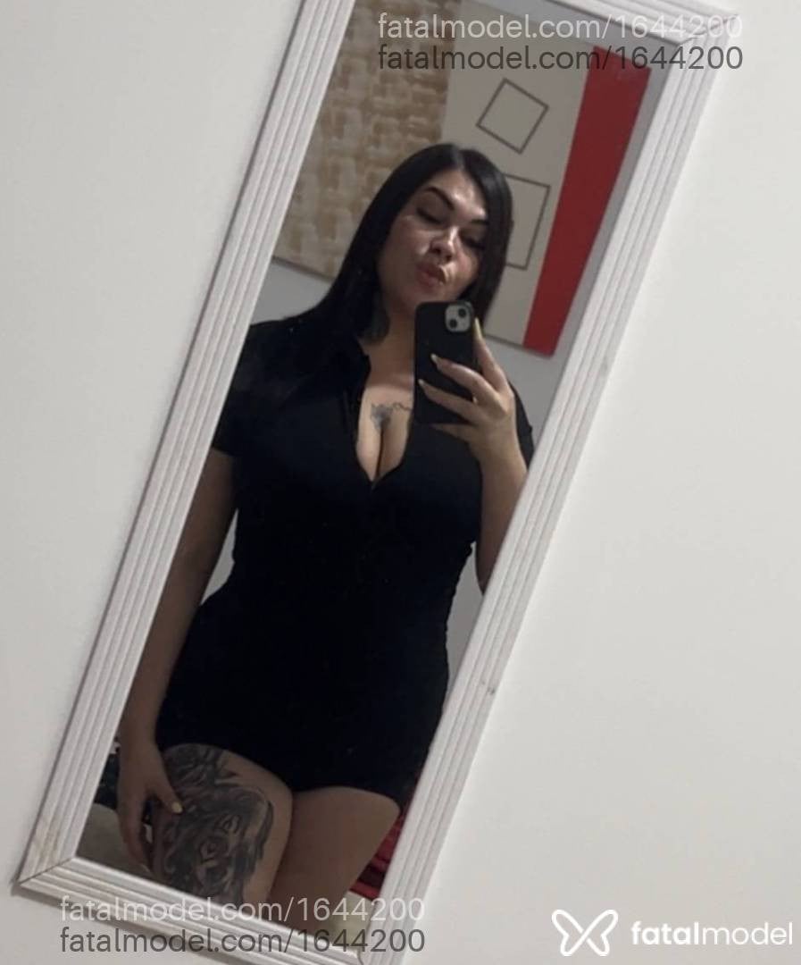 Acompanhante mulher com cabelo castanho de olhos castanhos - Manu