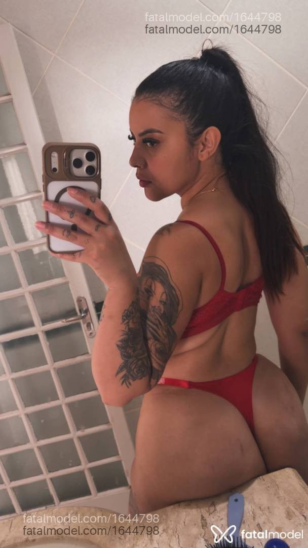 Acompanhante mulher morena (o) de olhos pretos - Mariana