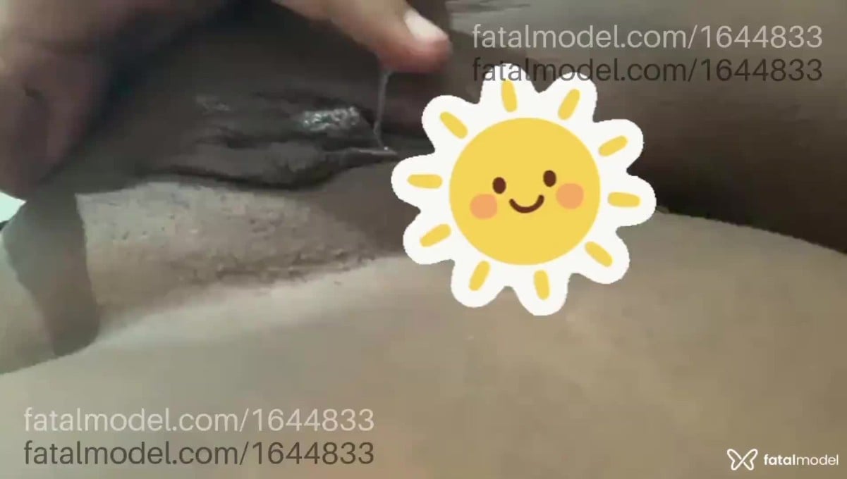 Acompanhante mulher morena (o) de olhos castanhos - Tina