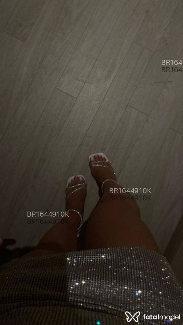 Acompanhante mulher morena (o) de olhos castanhos - Bianka Acompanhante mulher morena (o) de olhos castanhos - Bianka