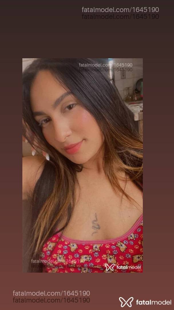 Acompanhante mulher com cabelo castanho de olhos mel - Pérola