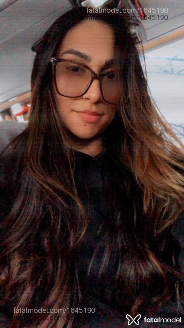 Acompanhante mulher com cabelo castanho de olhos mel - Natasha Raquel