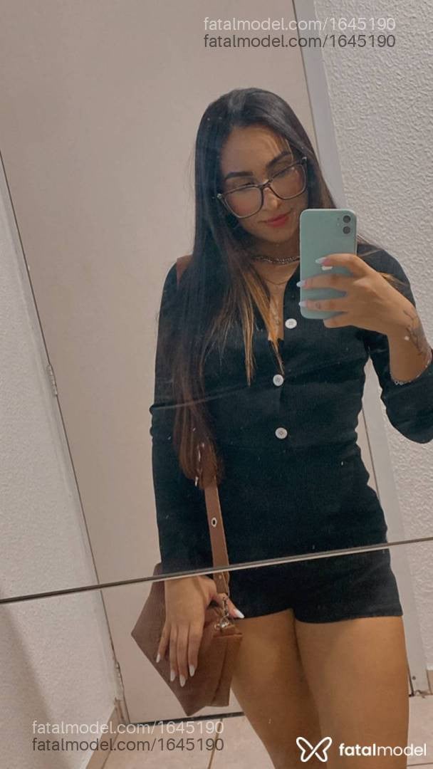 Acompanhante mulher com cabelo castanho de olhos mel - Natasha Raquel