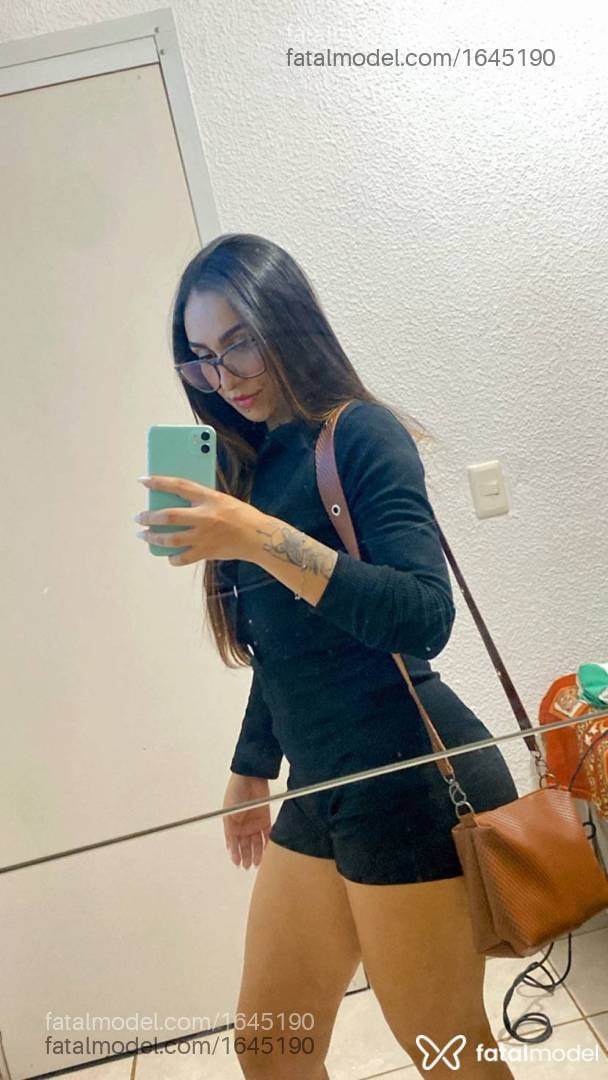 Acompanhante mulher com cabelo castanho de olhos mel - Natasha Raquel