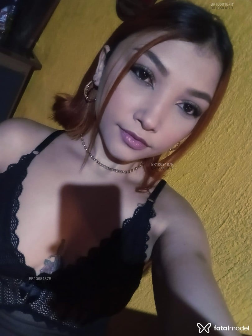 Acompanhante mulher ruiva (o) de olhos castanhos em Vitória da Conquista - Naomi