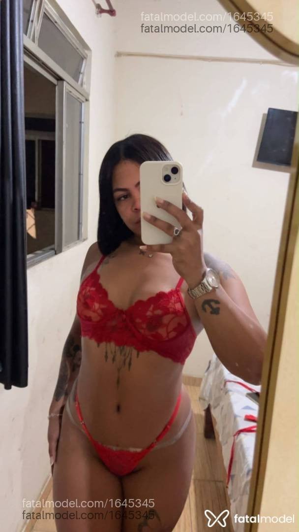 Acompanhante mulher morena (o) de olhos pretos - Nicole
