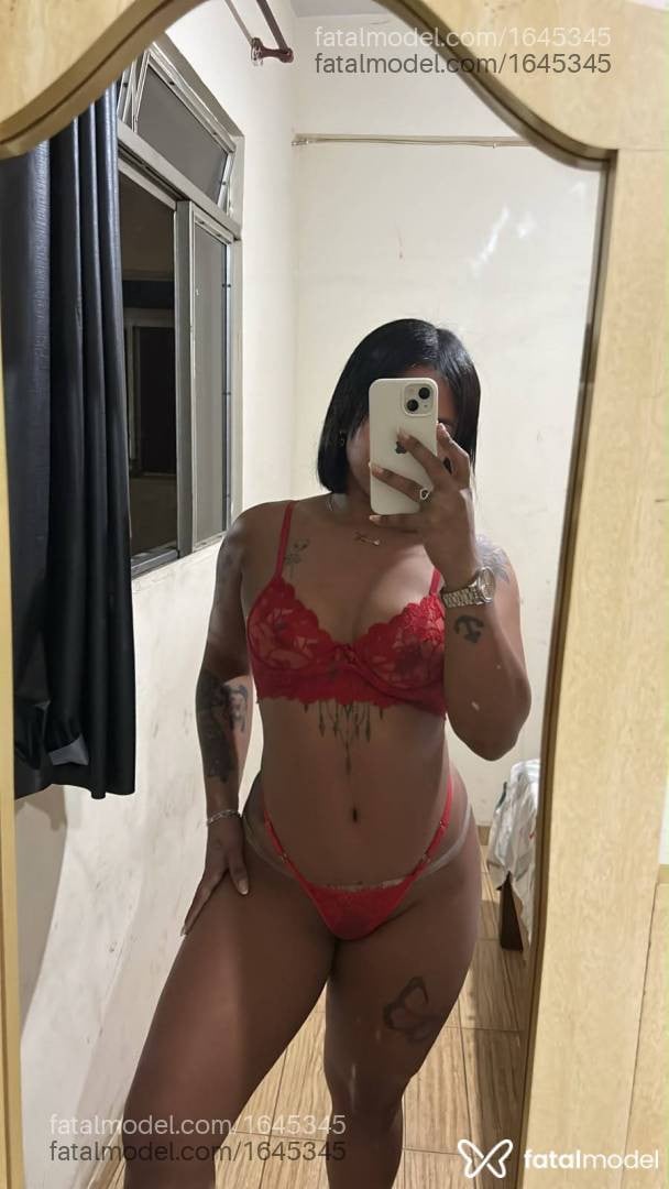Acompanhante mulher morena (o) de olhos pretos - Nicole