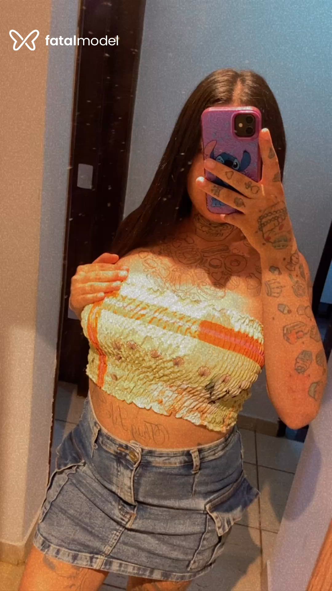 Acompanhante mulher com cabelo castanho de olhos castanhos - Mari Mello