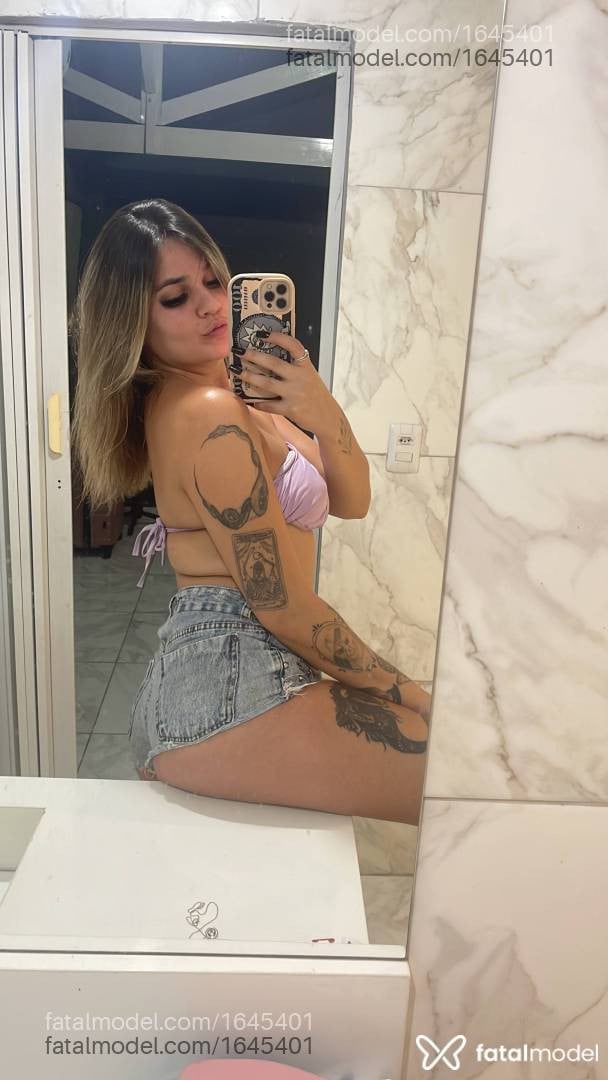 Acompanhante mulher loira (o) de olhos castanhos - Júlia Ferreira