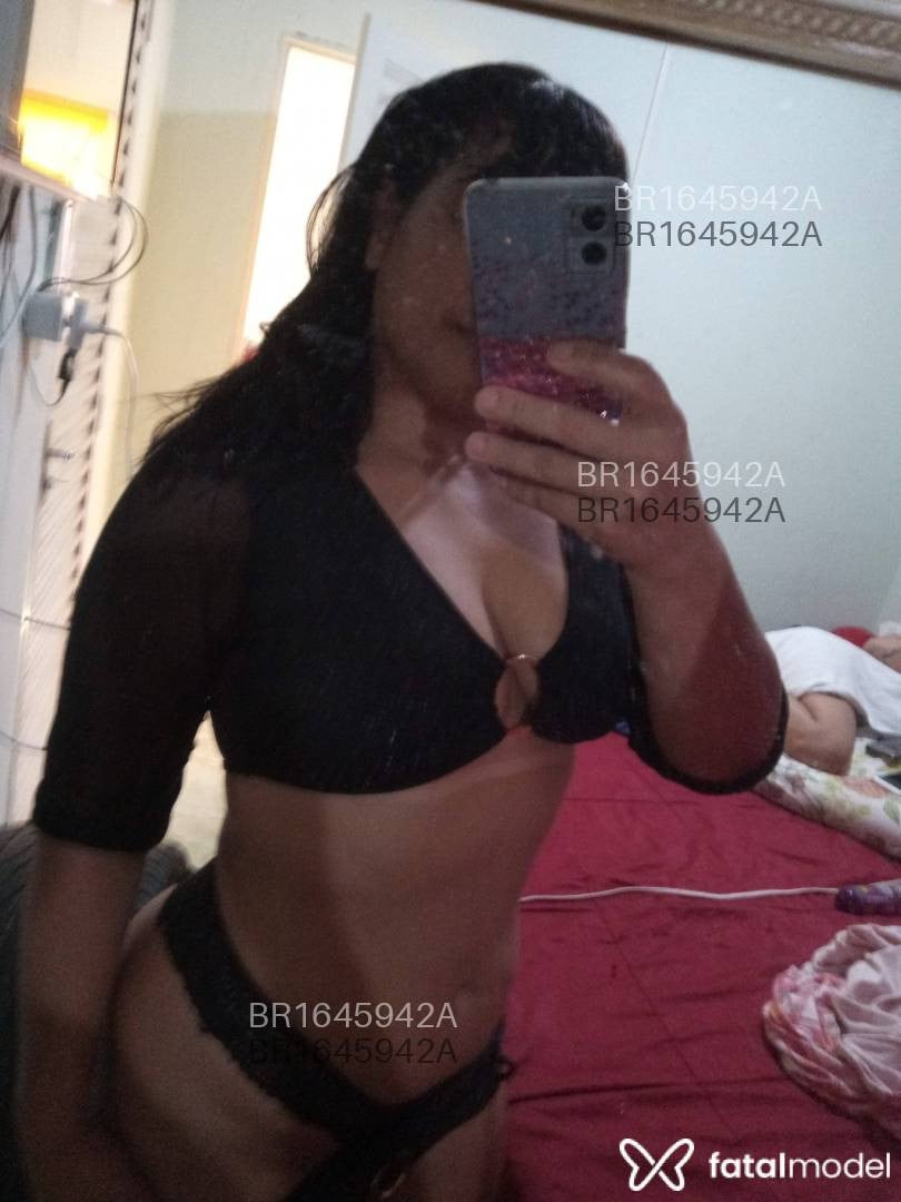 Acompanhante mulher morena (o) de olhos pretos em Primavera do Leste - Safira Sátiro