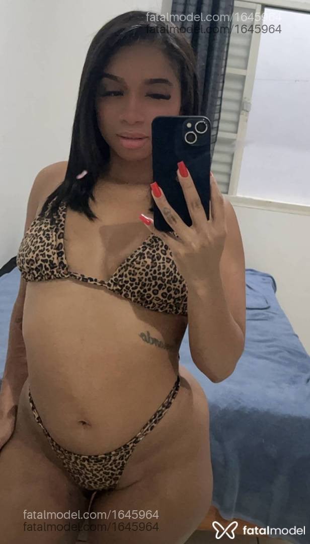 Acompanhante mulher morena (o) de olhos pretos - Luna Oliveira