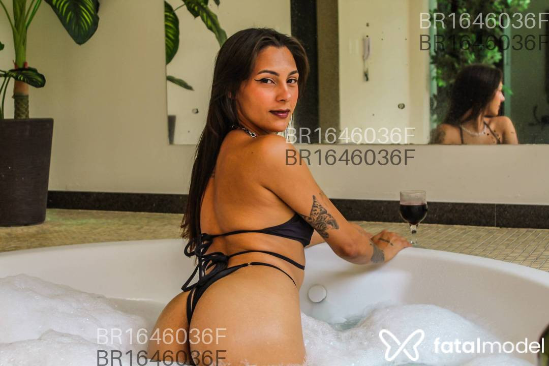 Acompanhante mulher com cabelo castanho de olhos castanhos em Ubá Acompanhante mulher com cabelo castanho de olhos castanhos em Ubá - Micaelly