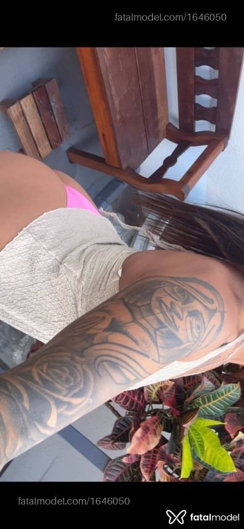 Acompanhante mulher com cabelo castanho de olhos mel - Louise Acompanhante mulher com cabelo castanho de olhos mel - Louise