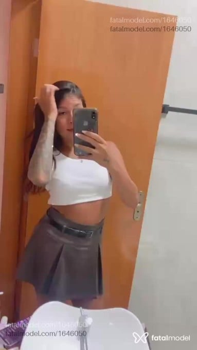 Acompanhante mulher com cabelo castanho de olhos mel em Divinópolis - Louise