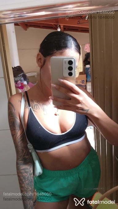 Acompanhante mulher com cabelo castanho de olhos mel em Divinópolis Acompanhante mulher com cabelo castanho de olhos mel em Divinópolis - Louise