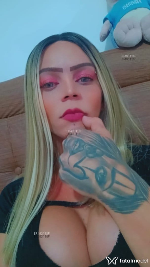 Acompanhante trans loira (o) de olhos cinza - Eloá Alves Acompanhante trans loira (o) de olhos cinza - Eloá Alves