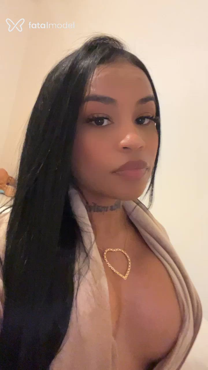 Acompanhante mulher morena (o) de olhos pretos - Natalia Braga