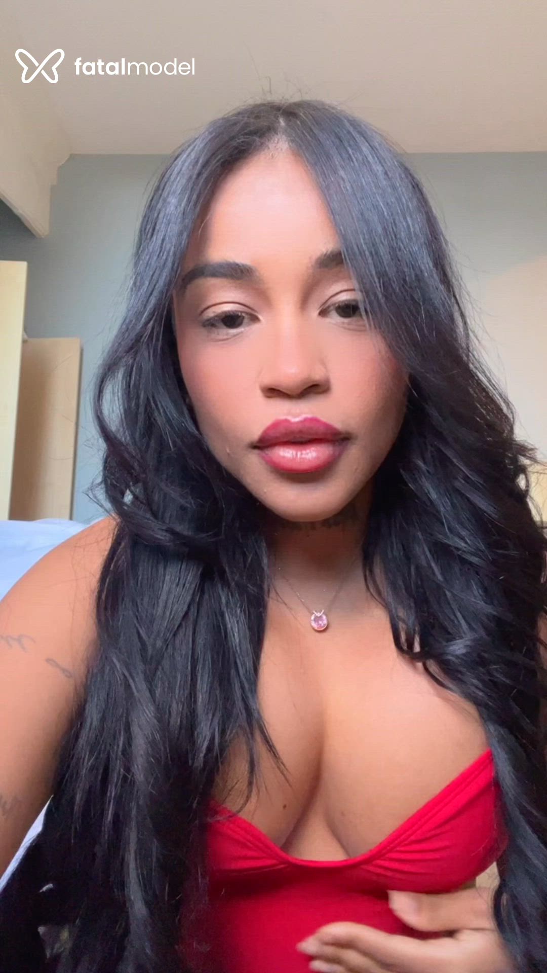 Acompanhante mulher morena (o) de olhos pretos - Natalia Braga