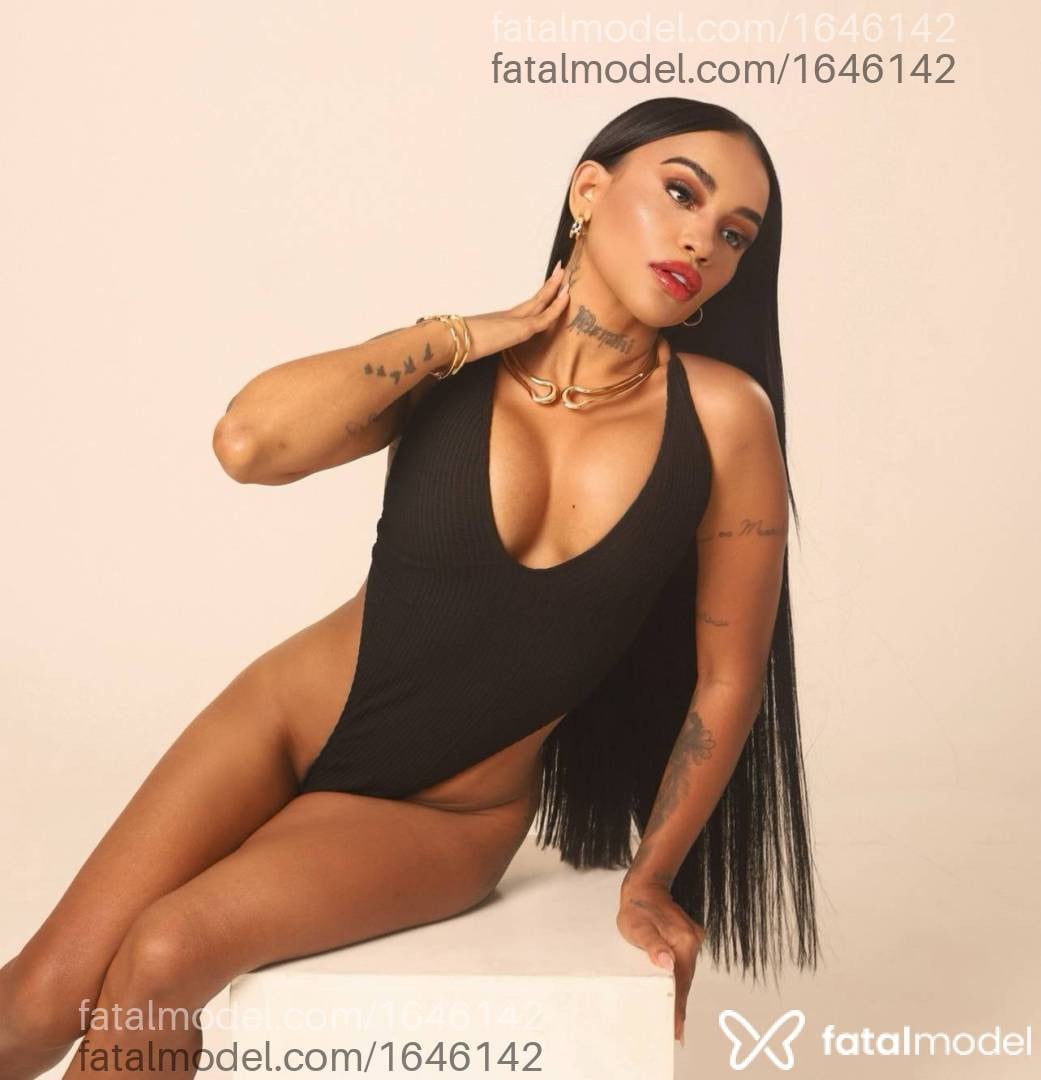 Acompanhante mulher morena (o) de olhos pretos - Natalia Braga