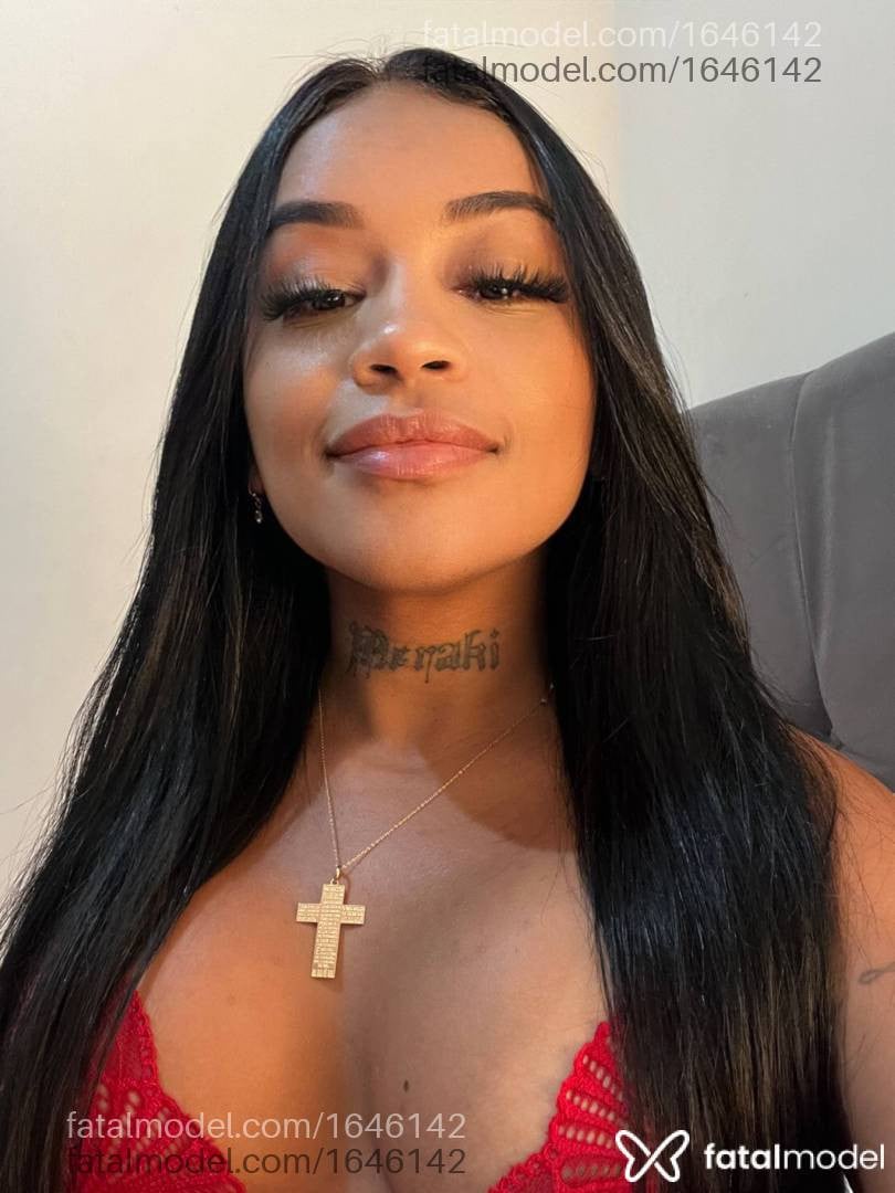 Acompanhante mulher morena (o) de olhos pretos - Natalia Braga