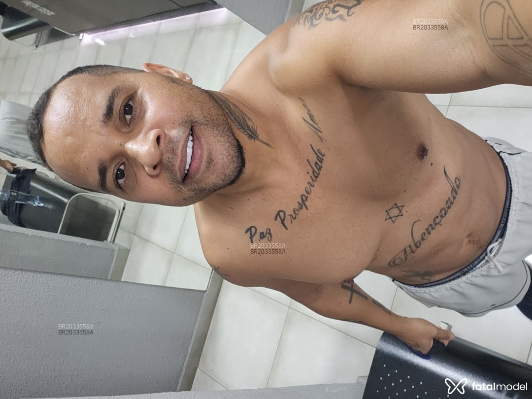Acompanhante homem com cabelo castanho de olhos castanhos em São Paulo Acompanhante homem com cabelo castanho de olhos castanhos em São Paulo - Ailton Pires