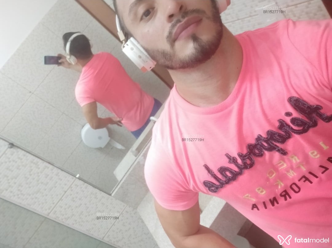Acompanhante homem com cabelo castanho de olhos castanhos em Belém - Romulo