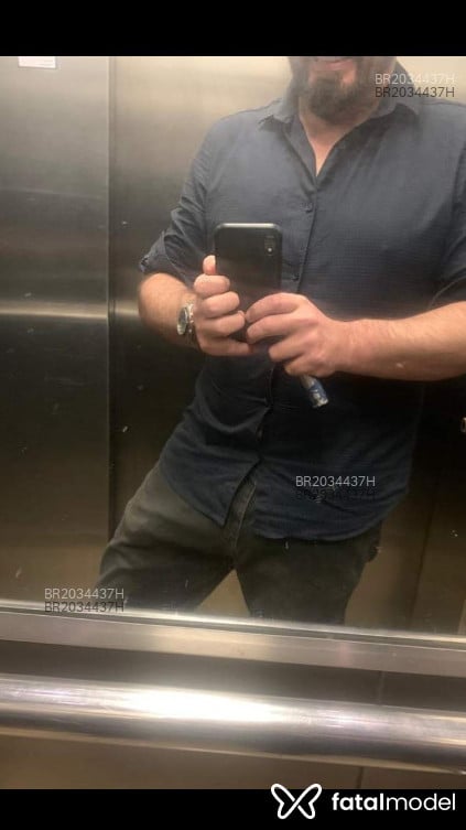 Acompanhante homem com cabelo castanho de olhos verdes em Porto Alegre - Drake