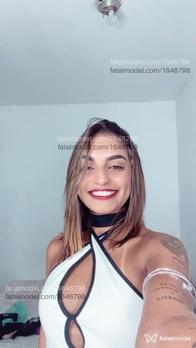 Acompanhante mulher loira (o) de olhos mel - Kiara Oliver Acompanhante mulher loira (o) de olhos mel - Kiara Oliver