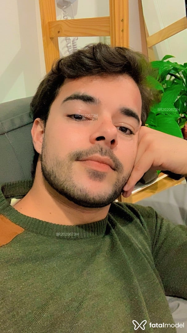 Acompanhante homem com cabelo castanho de olhos castanhos em São Paulo Acompanhante homem com cabelo castanho de olhos castanhos em São Paulo - Luandurte