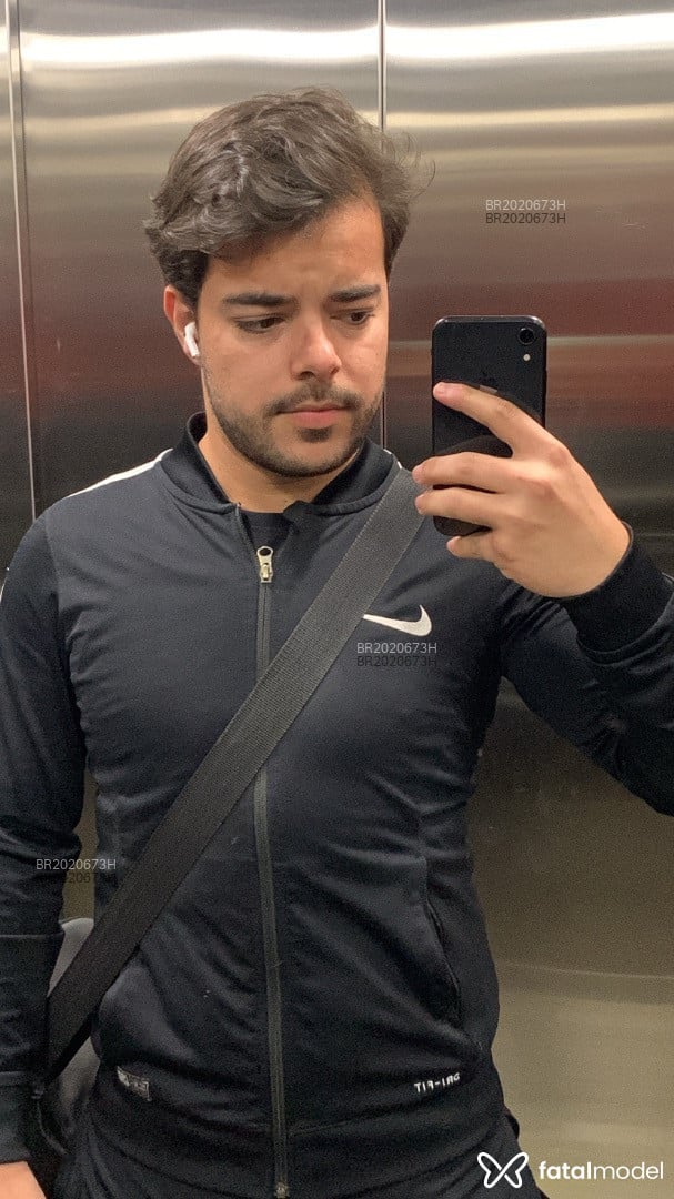 Acompanhante homem com cabelo castanho de olhos castanhos em São Paulo Acompanhante homem com cabelo castanho de olhos castanhos em São Paulo - Luandurte