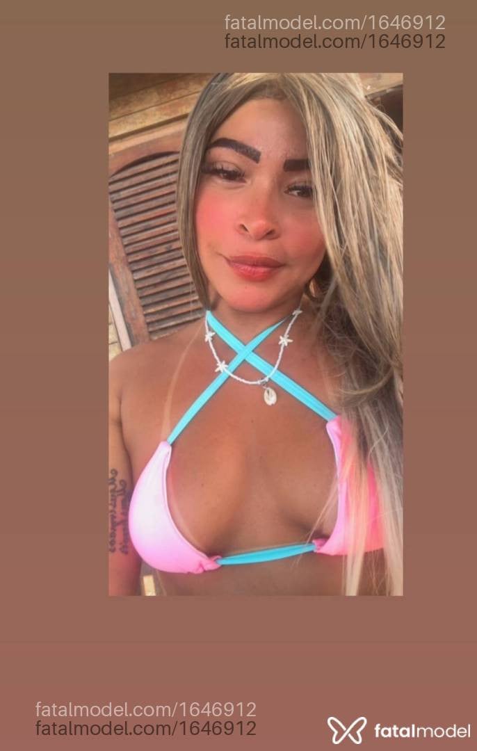Acompanhante mulher loira (o) de olhos pretos - Juju Santos