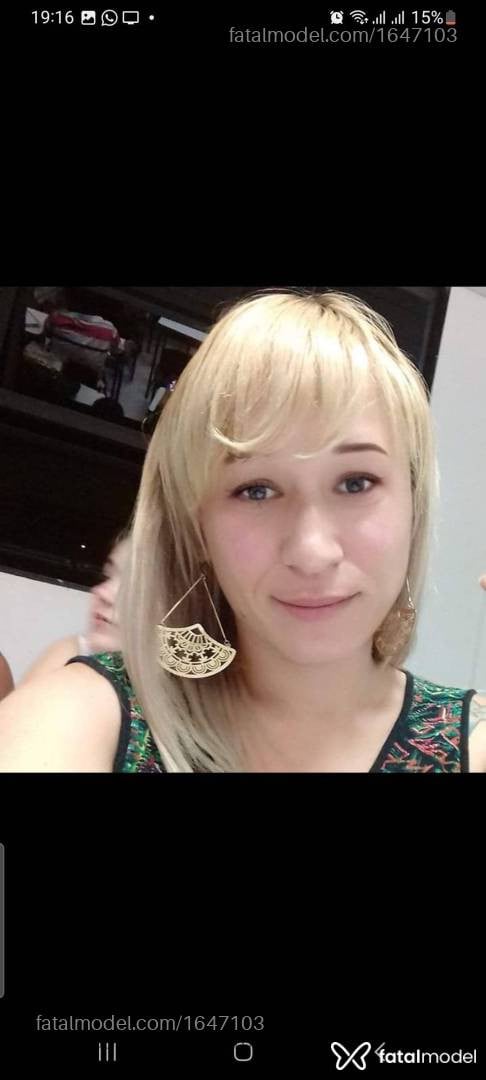 Acompanhante mulher loira (o) de olhos castanhos - Ana Salomao