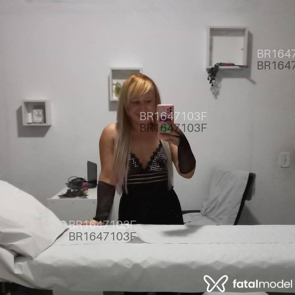 Acompanhante mulher loira (o) de olhos castanhos em Porto Seguro Acompanhante mulher loira (o) de olhos castanhos em Porto Seguro - Ana Salomao