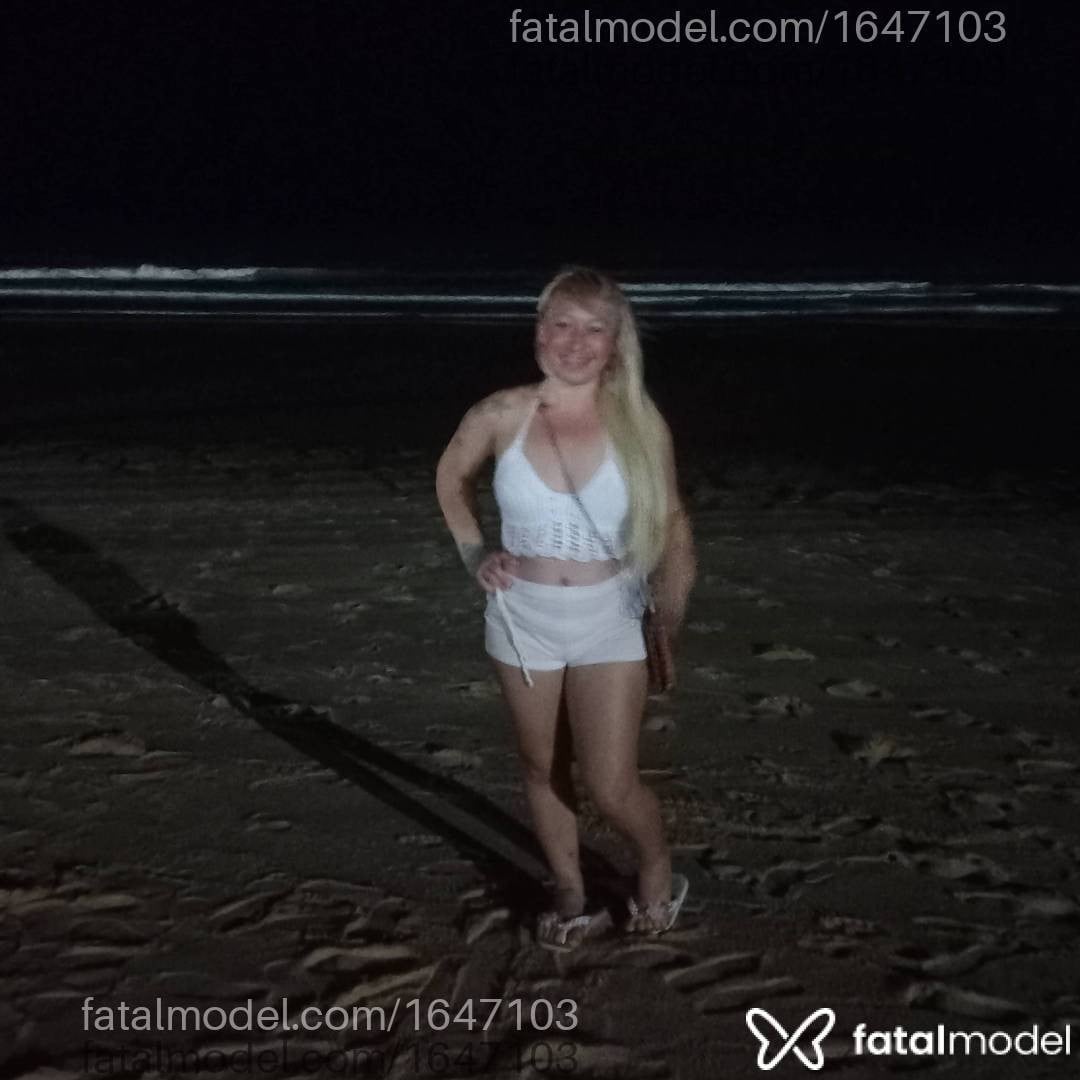Acompanhante mulher loira (o) de olhos castanhos - Ana Salomao