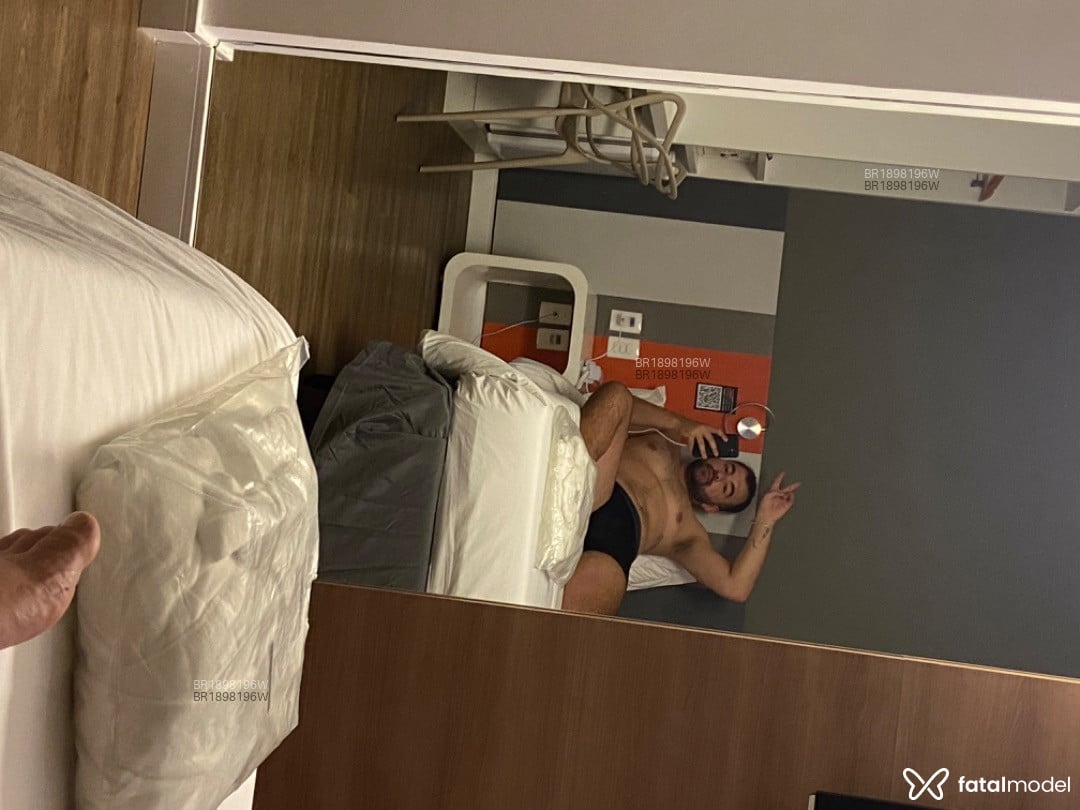 Acompanhante homem loira (o) de olhos castanhos em Porto Alegre - Nick