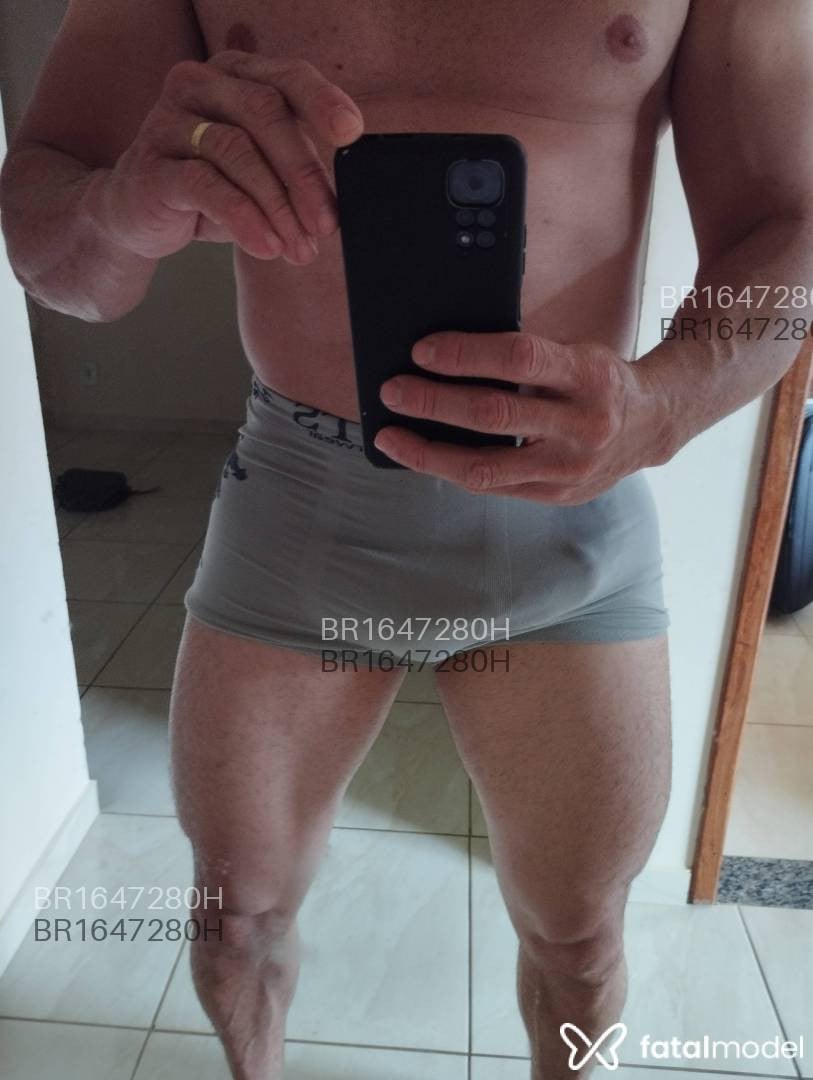 Acompanhante homem com cabelo castanho de olhos castanhos em Ponte Nova Acompanhante homem com cabelo castanho de olhos castanhos em Ponte Nova - Hugo lori
