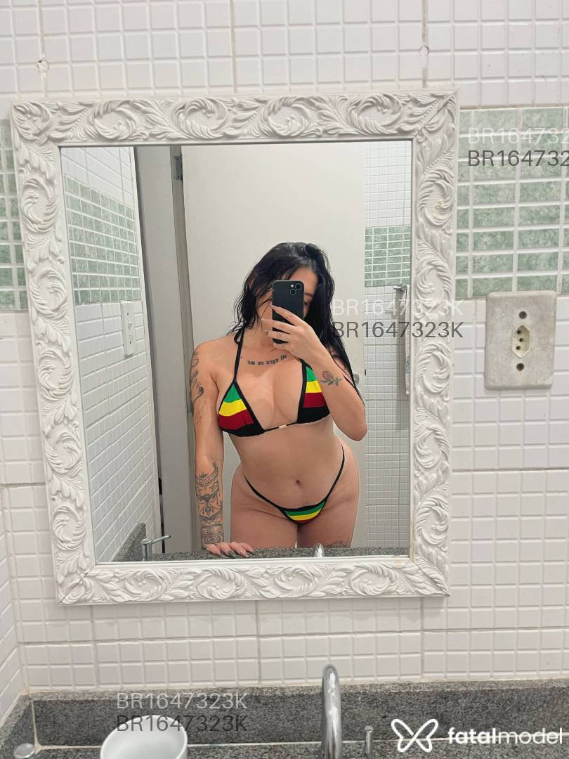 Acompanhante mulher com cabelo castanho de olhos castanhos em Virtual Acompanhante mulher com cabelo castanho de olhos castanhos em Virtual - Micaelly
